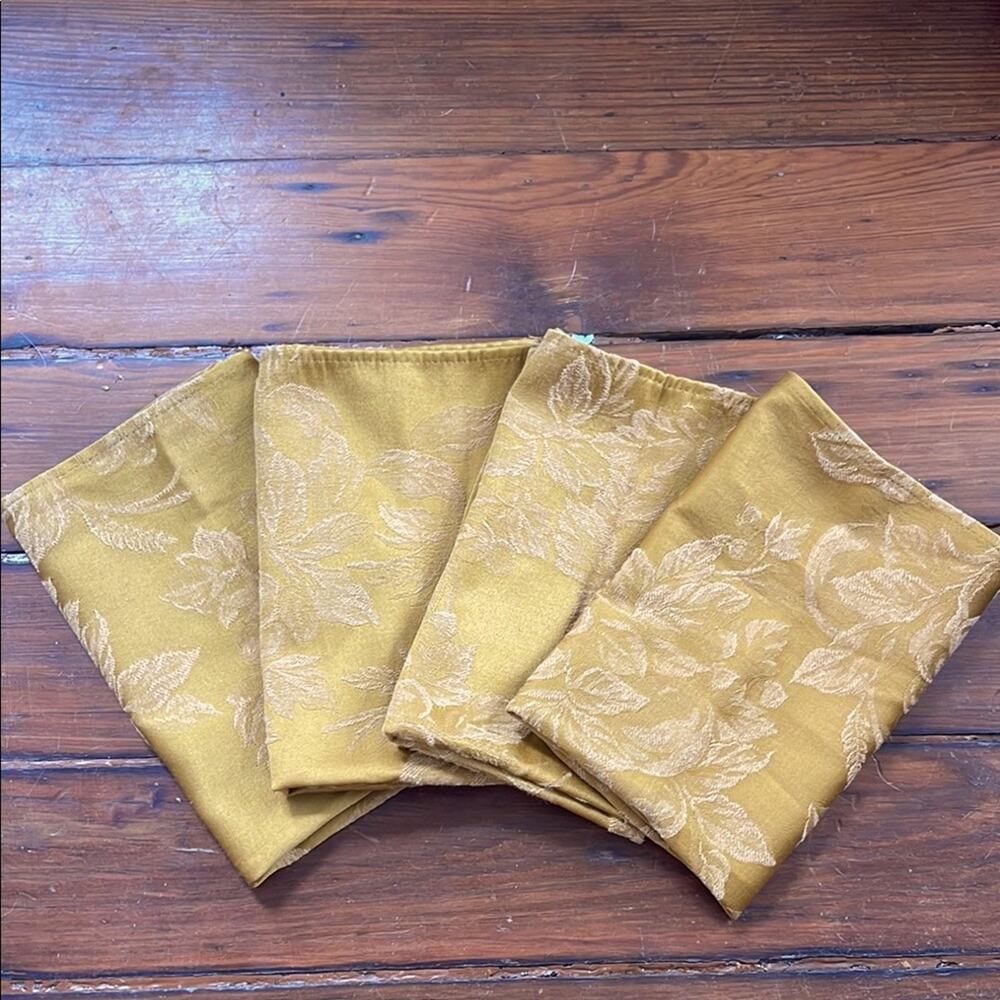 Ralph Lauren Home Botoanical Leaf Embossed Print Gold Clothe Napkins set of 4